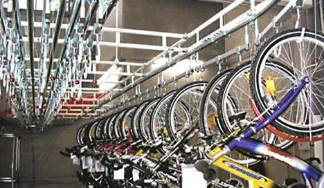 Elektrohängebahn (Foto: golz-fördertechnik, Deutschland)