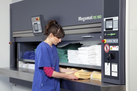 Paternoster-Regal von Kardex Remstar (Foto: Kardex Systems AG, Schweiz - Megamat RS)