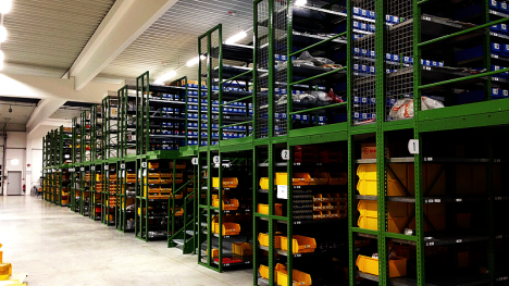 Regalmontagen inkl. Regalpr�fungen - Beispiel von SAFETY FIRST REGALE