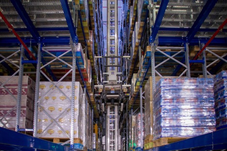 Hochregallager, automatisiert mit Regalbedienger�t (Foto: System Logistics)